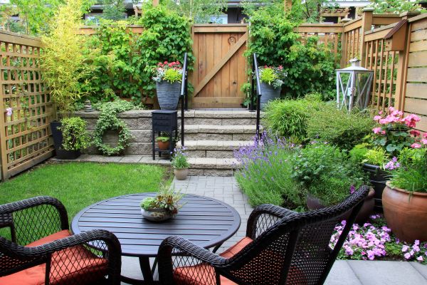 Small Yard Landscaping in North Myrtle Beach